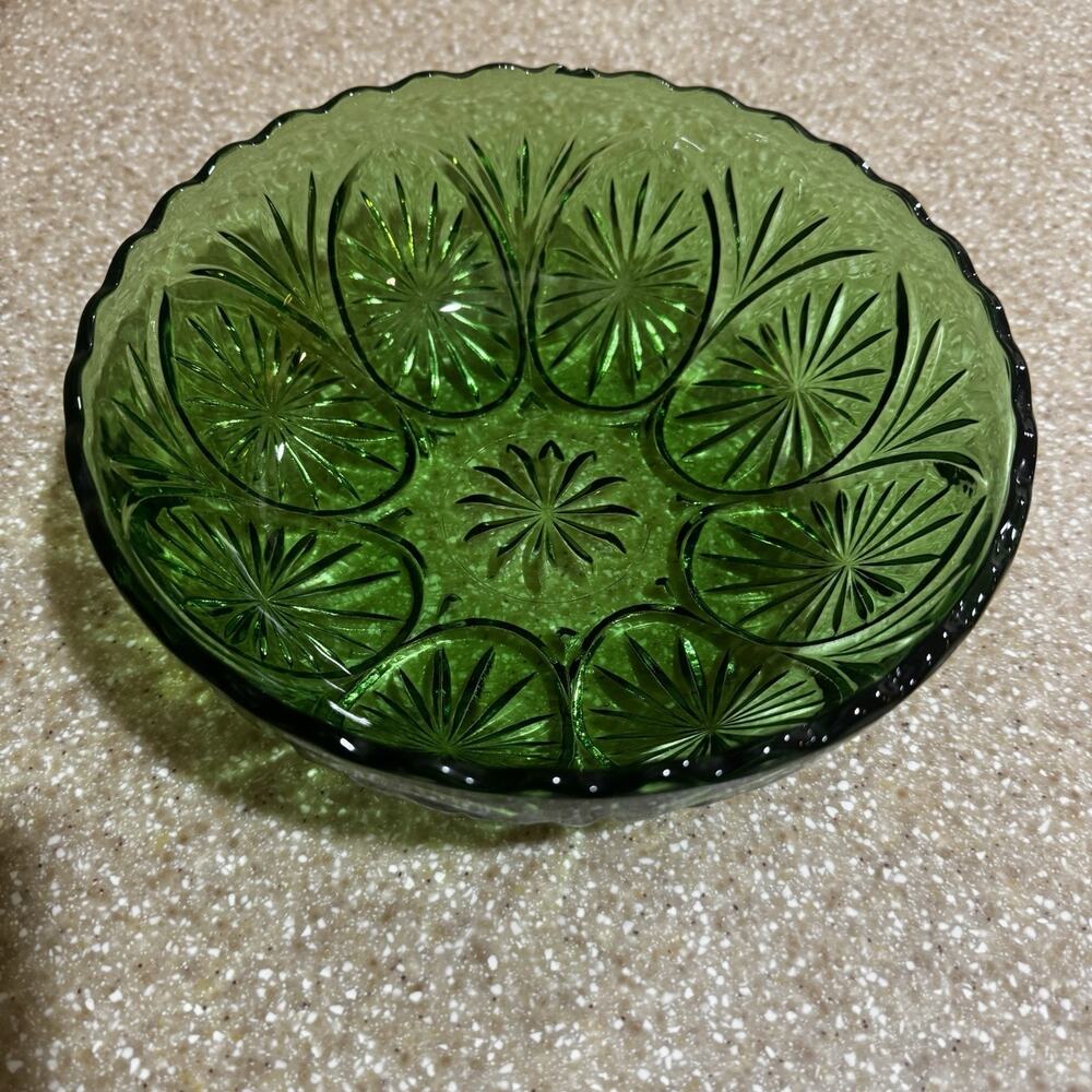 Vintage Anchor Hocking Medallion Glass Bowl Green Star and Cameo MCM 8"